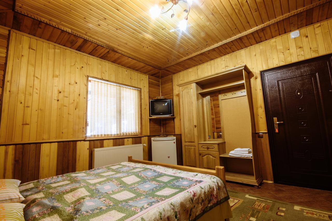 Korona Karpat Hotel Lazeshchyna Exterior photo